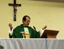 Read more about the article HUT ke-43 Santa Theresia Depok, Romo Agus: Siswa Alami Mujizat Dapat Nilai Bagus, Ini Rahasianya